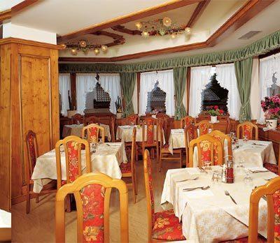 Hotel Pordoi - Fam Furgler Arabba Exterior photo